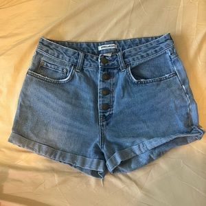 Billabong High Waister Jean Shorts!